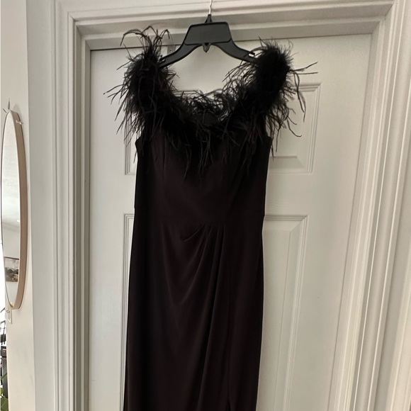 Off-the-Shoulder Matte Jersey Gown with Maribou Neckline - Picture 4 of 6